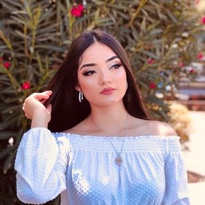 Meet your Posher, Carina
